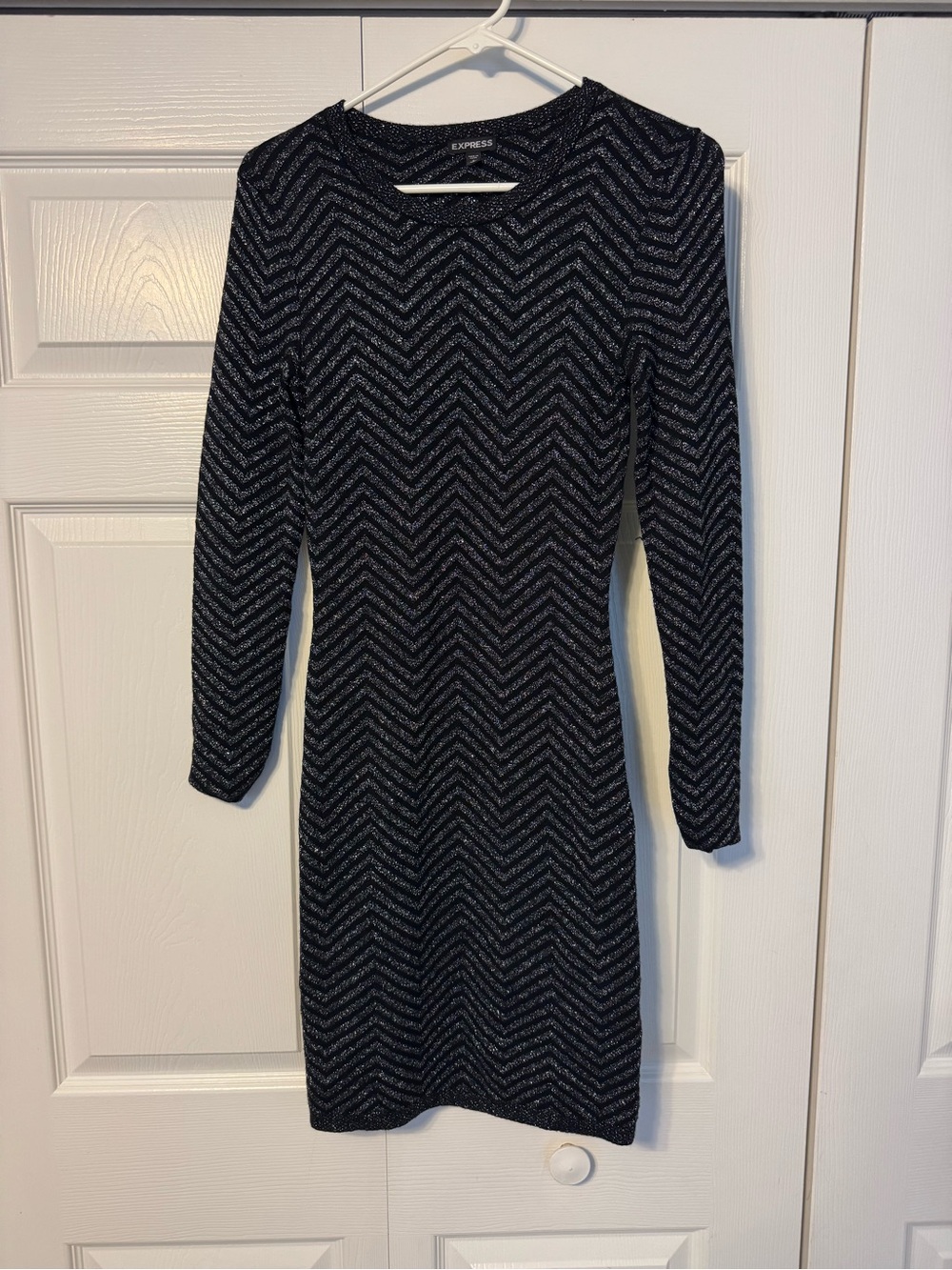 Express Black Long-Sleeve Chevron Glitter Sheath Dress